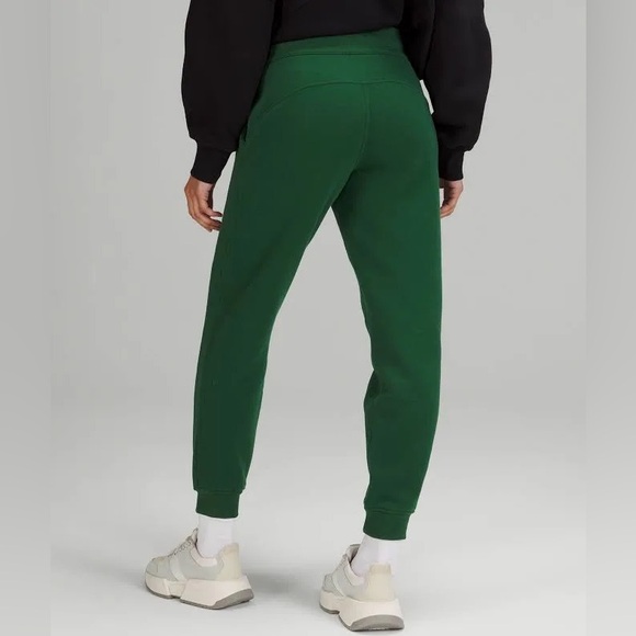 Lululemon Scuba Jogger - Picture 3 of 8